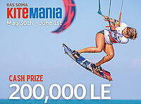Kitemania kitesurfer tijdens acrobatische sprong bij KBC Kitesurf Center Ras Soma - 200.000 LE prijs watersport event