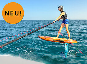 Foil kitesurfing simulator op strand - Red toont nieuwe hydrofoil board voor kitesurfing watersport training