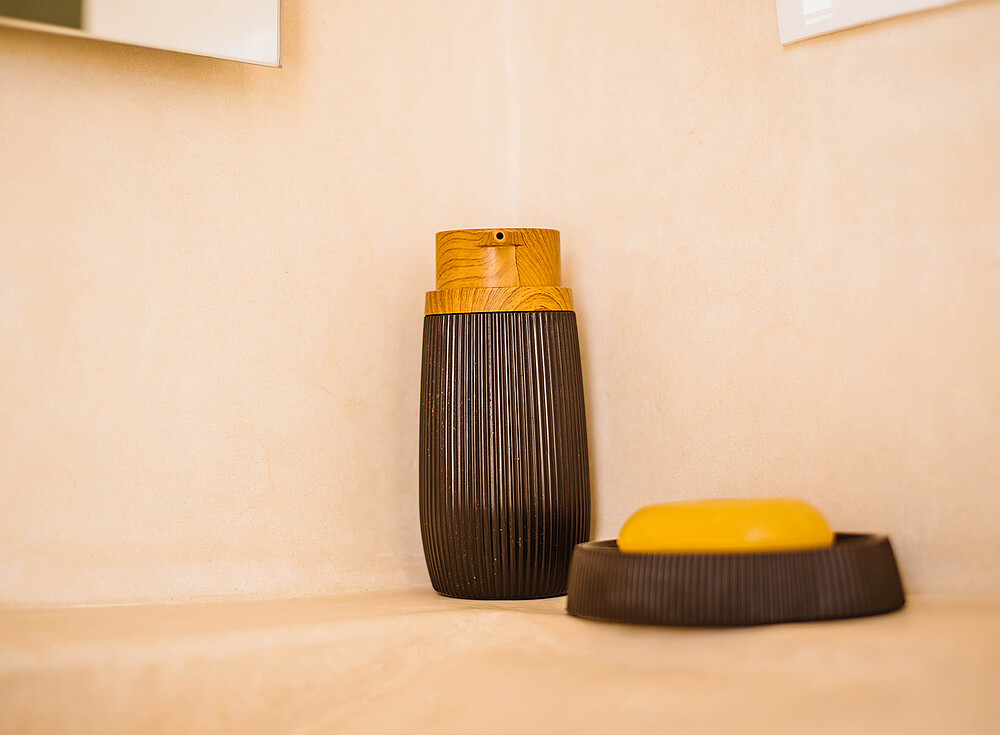 Premium Bungalow bathroom amenities NewSpiritDakhla - luxury kiteboarding accommodation with modern facilities