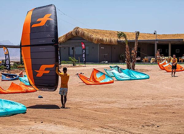 Armazenamento Material Kitesurf - KBC Ras Soma Serviço Mar Vermelho