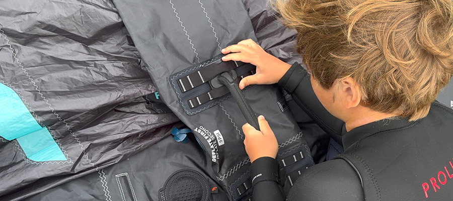 Wingfoil Kids Training am KBC Brouwersdam Holland - Kinder lernen Wingfoilen Wassersport Kiteschule Nordsee Strand