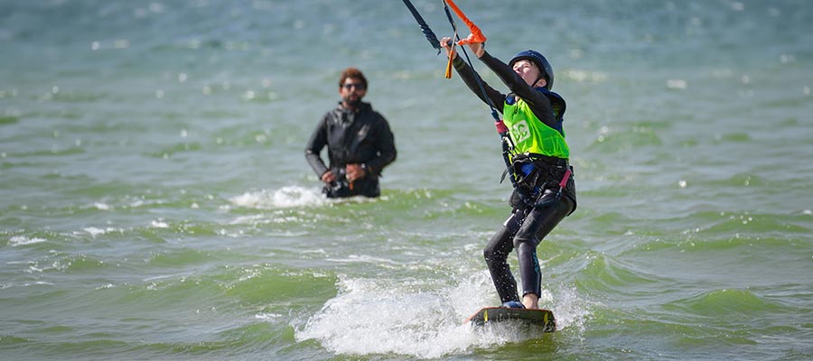 Kitekursus voor kinderen in Dakhla bij KBC Dakhla in het kinderclubhotel Dakhla Club