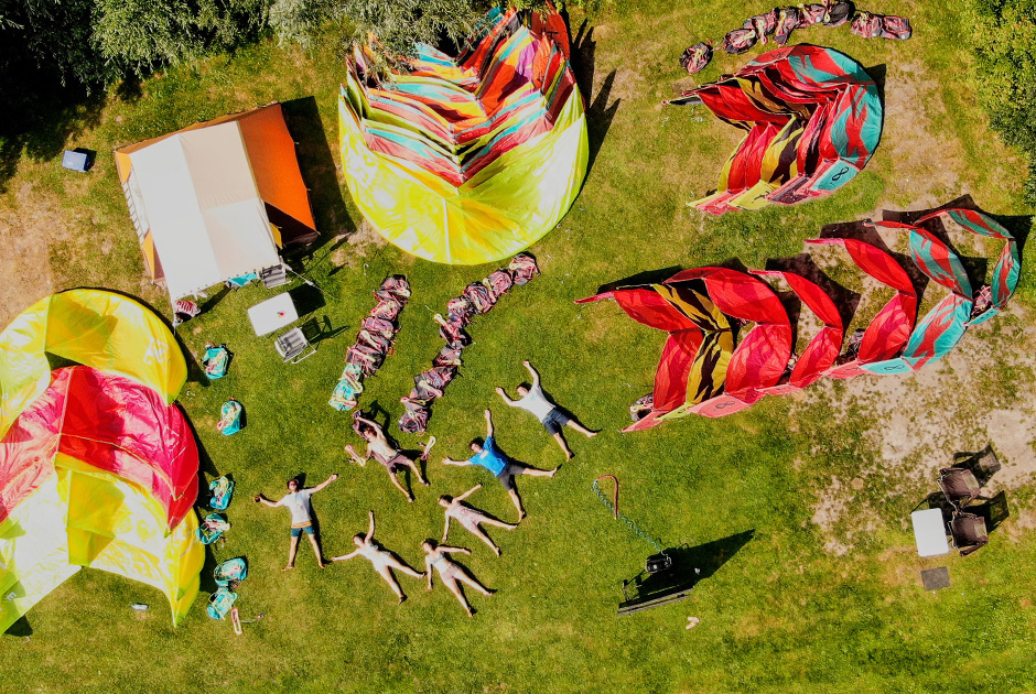 IJsselmeer Kitesurfen Verhuur KBC Hindeloopen Nederland Watersport