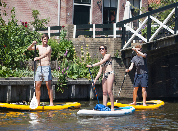 SUP rental on the IJsselmeer in Hindeloopen and Workum