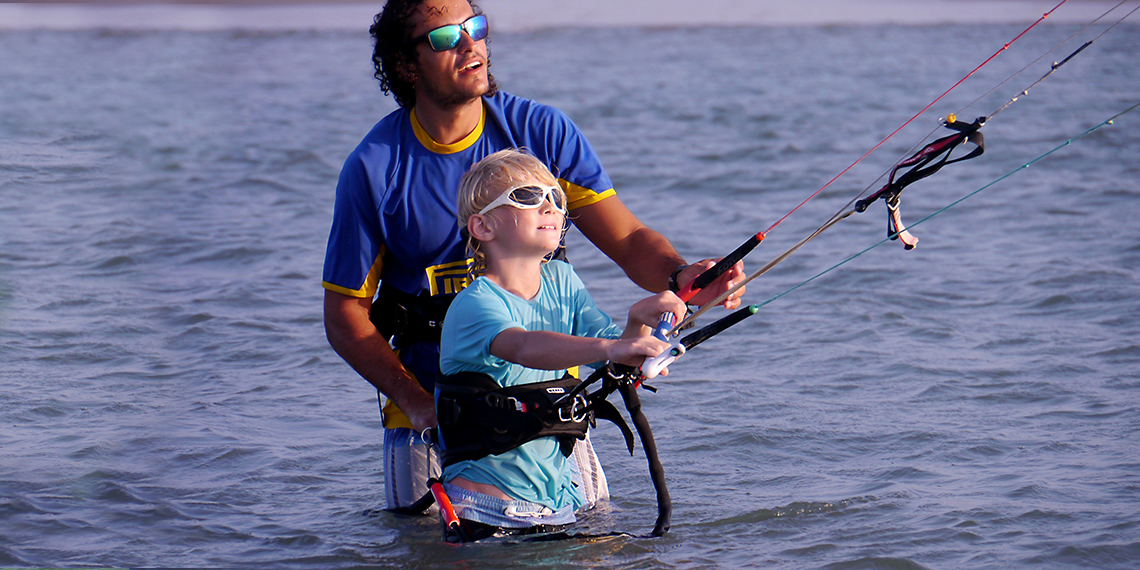 Kitesurfkurse für Kinder am Kiteboarding Club - Wassersport sicher lernen
