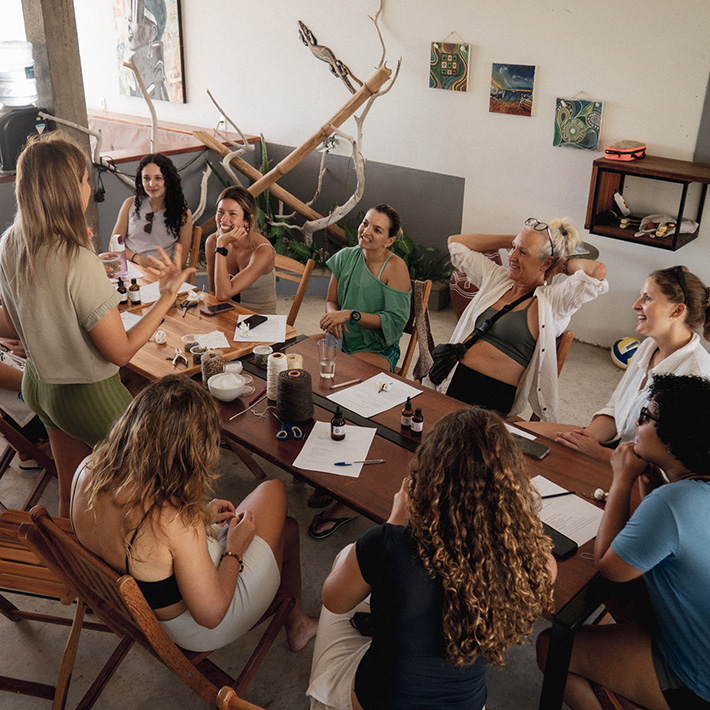 Acampamento kitesurf meninas Kiteboarding Club Parajuru Ceará Brasil esportes aquáticos