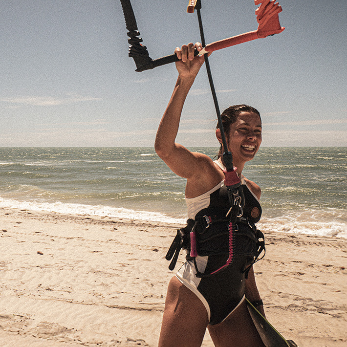 BR celebra kitesurf na praia do KBC Parajuru - esportes aquáticos e treinamento no Ceará Brasil