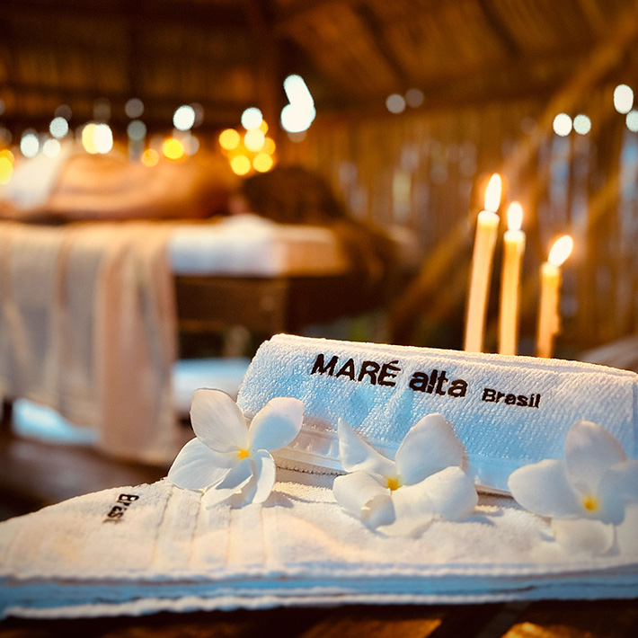 Toalhas de spa com flores no KBC Parajuru - relaxamento após kitesurf no destino Brasil Ceará