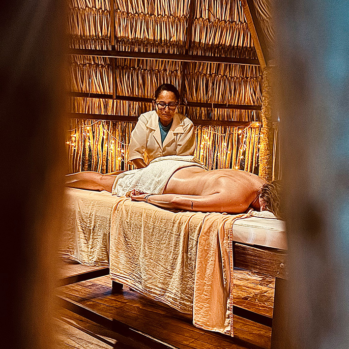 Massagem BR no Kiteboarding Club KBC Parajuru - relaxamento após sessões de kitesurf em Ceará, Brasil