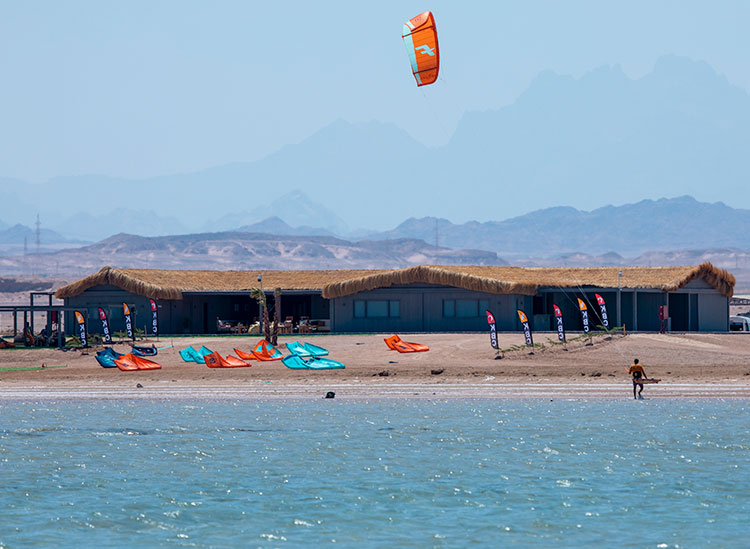 Escola de kite KBC Ras Soma SomaBay Mar Vermelho cursos de kitesurf