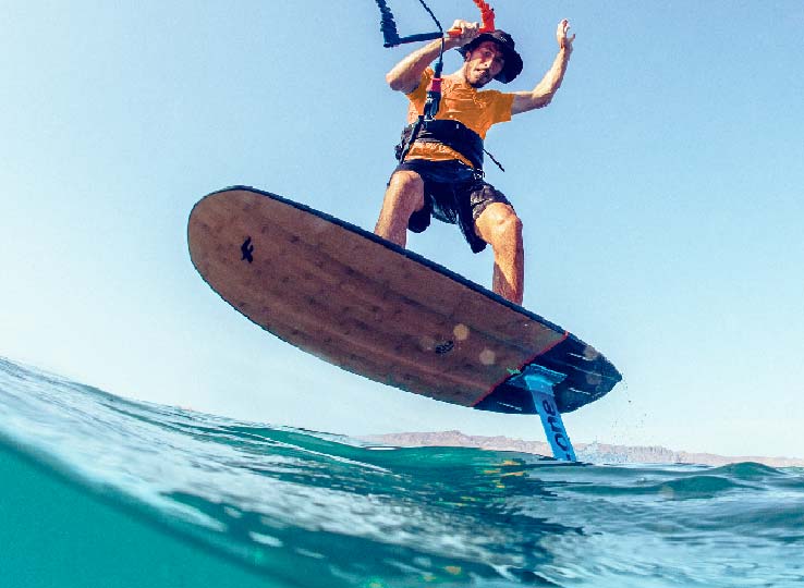 Curso de kitefoil iniciante no KBC Ras Soma no Steigenberger