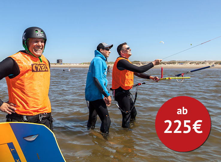 Kitekurs Brouwersdam - Kitesurfing Instruktor unterrichtet Schüler am Strand, Kiteboarding Kurs ab 225€