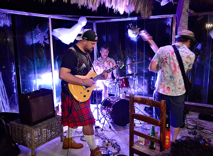 Live beach music - band performing at tropical bar, perfect atmosphere after kiteboarding sessions