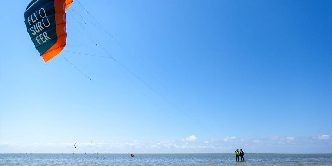 Kiteboarding Club IJsselmeer Kitesurfing Course Netherlands - Learn Watersports